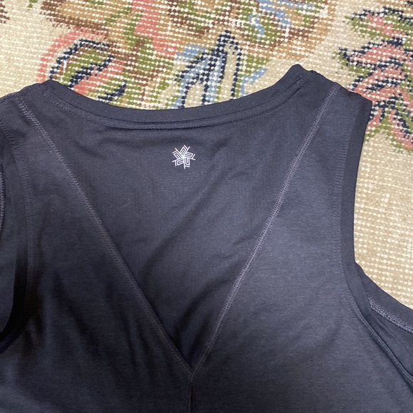 Womens TEK GEAR, DryTEK Yoga Tank! “Yoga Girls are TWISTED” Super Cute! EUC SM🎄 - Picture 7 of 8